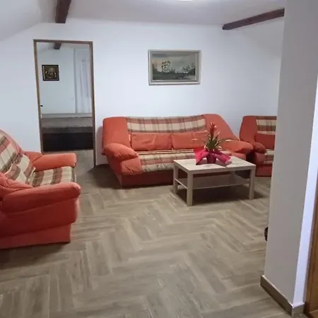 Petrovaradinski Dvor