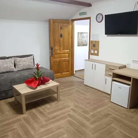 Апартаменты Petrovaradinski Dvor