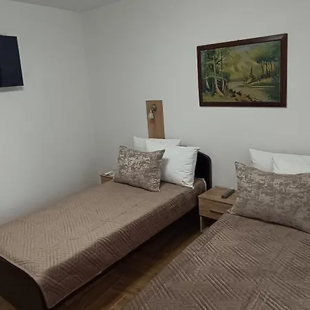 Апартаменты Petrovaradinski Dvor Петроварадин