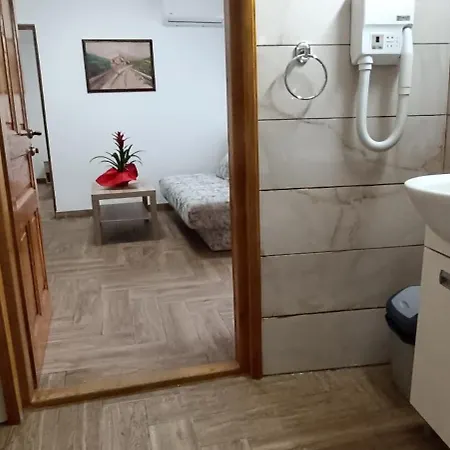 Апартаменты Petrovaradinski Dvor Петроварадин