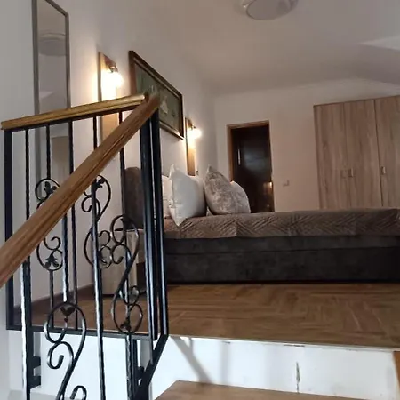 Petrovaradinski Dvor Апартаменты Петроварадин