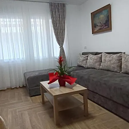 Апартаменты Petrovaradinski Dvor Петроварадин