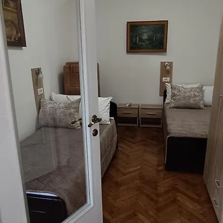 Апартаменты Petrovaradinski Dvor Петроварадин