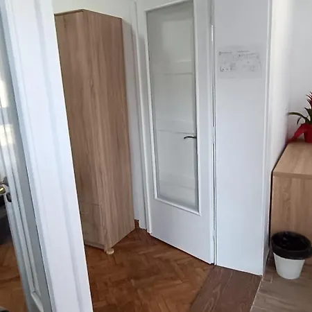 Petrovaradinski Dvor Апартаменты Петроварадин