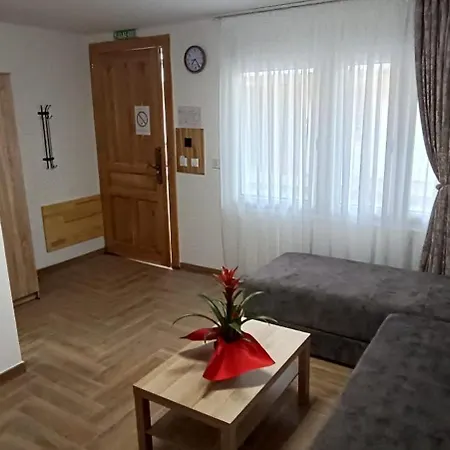 Petrovaradinski Dvor Апартаменты Петроварадин