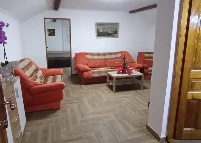 Petrovaradinski Dvor