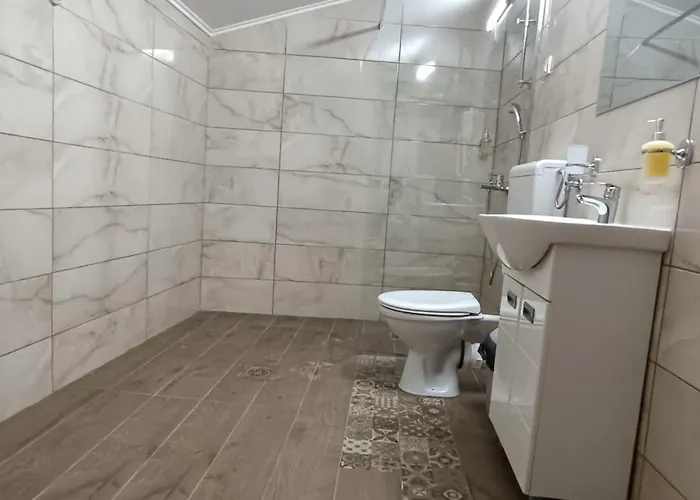 Daire Petrovaradinski Dvor Petrovaradin