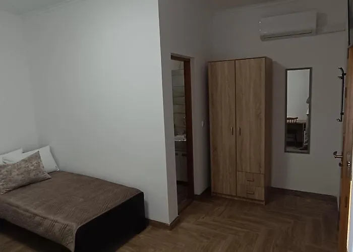 Petrovaradinski Dvor * Petrovaradin