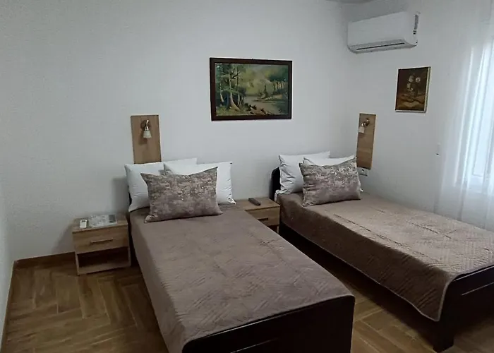 Daire Petrovaradinski Dvor